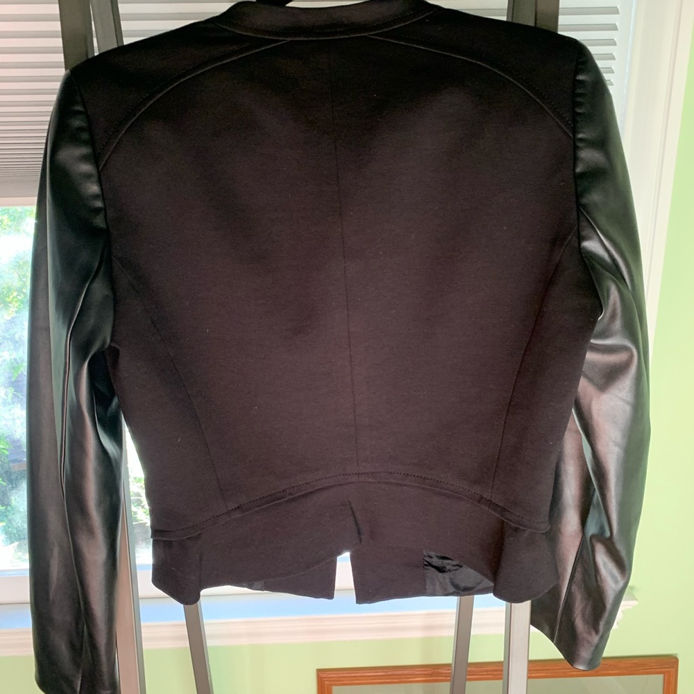 Gianni Bini pleather blazer with gold zippers - Picture 2 of 3